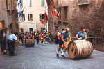 Bravìo delle Botti (barrel rolling race Montepulciano